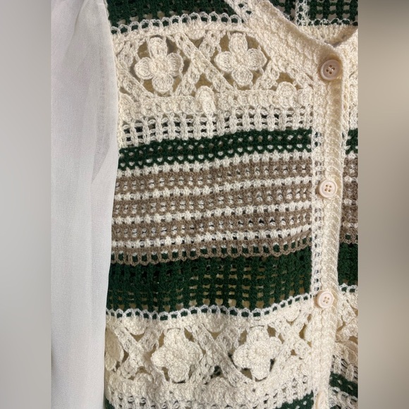 Knits Collection Boho Crochet Hand Knit Buttoned V-Neck Blouse Size Small/Medium - Picture 4 of 8